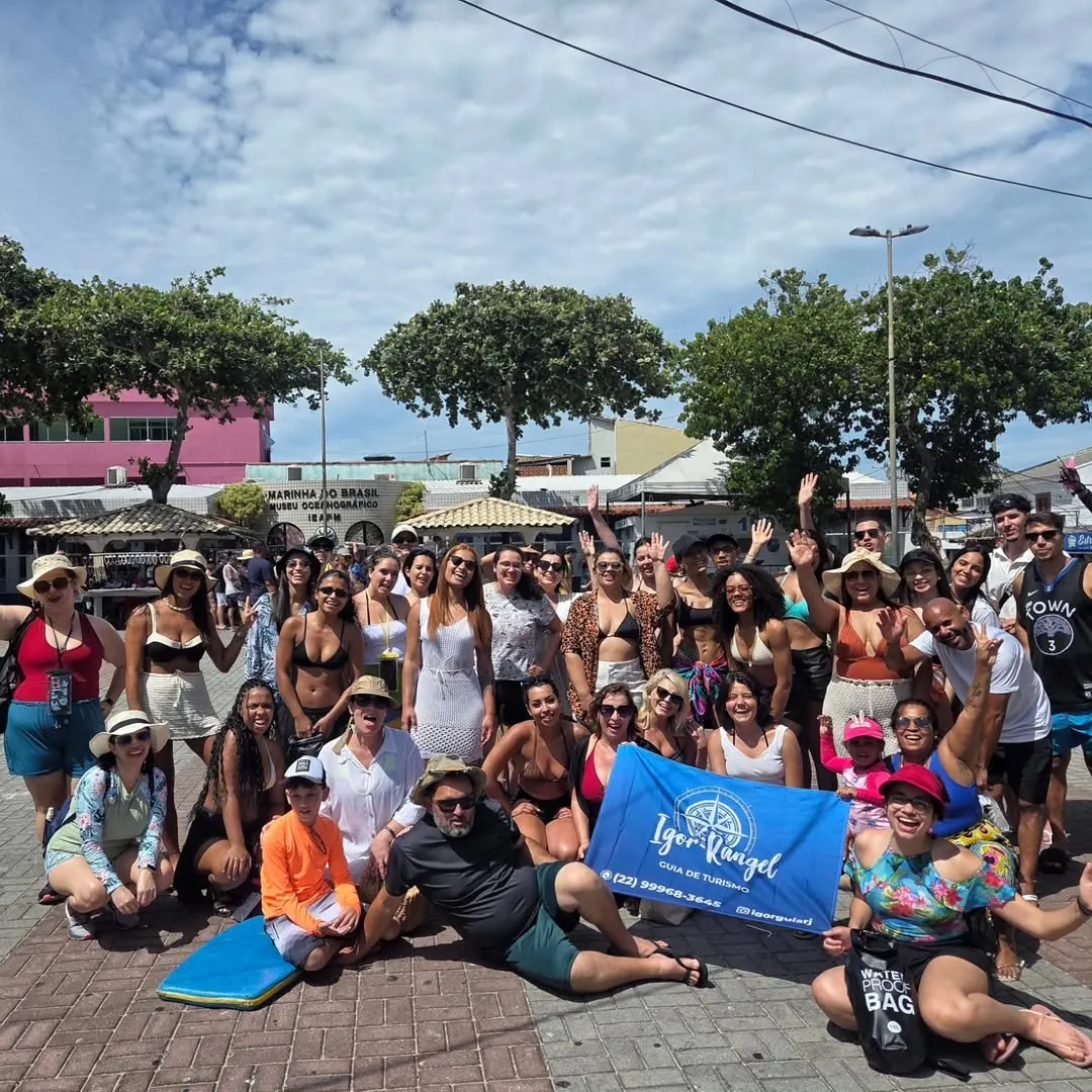 Grupo em passeio na Região dos Lagos