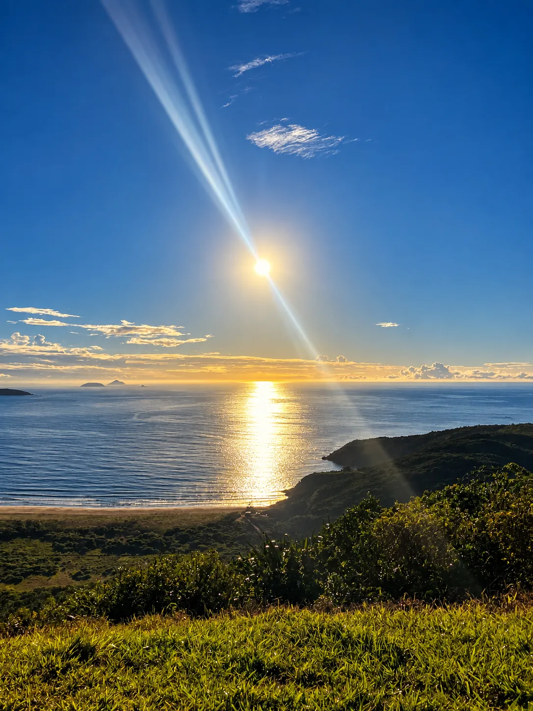 Nascer do sol visto do alto da Serra das Emerências